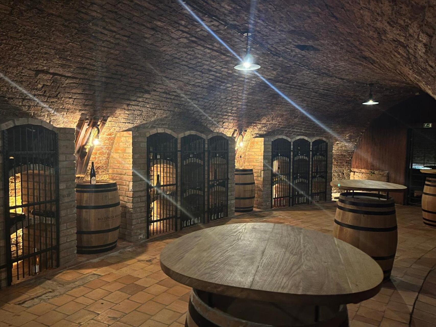 Zamecky Penzion Rotunda Breclav Luaran gambar